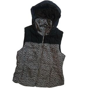 EUC Prince & Fox Black And White Quilted Hooded Vest- Size Large